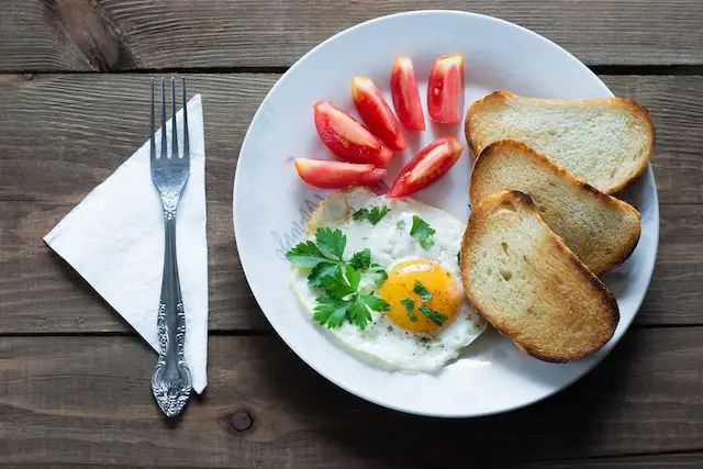 alt="Meals in Andrew Huberman's Morning Routine"